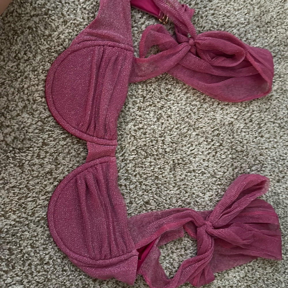 Beach riot drea top fushia Brand new never worn size m pink top